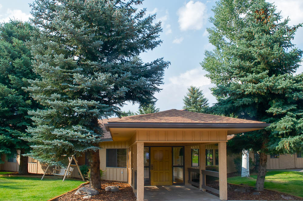 Heritage Park SNF Entrance